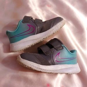 Nike Star Runner Shoe